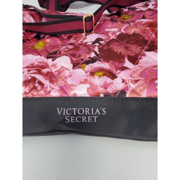 VICTORIA'S SECRET PINK RED ROSES QUILTED TOTE BAG WEEKENDER CROSSBODY STRAP - Picture 6 of 12